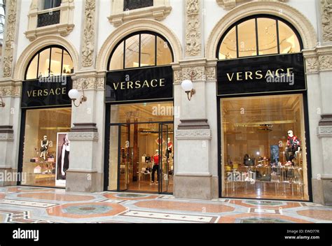 boutique versace milano galleria vittorio emanuele|Versace in Galleria .